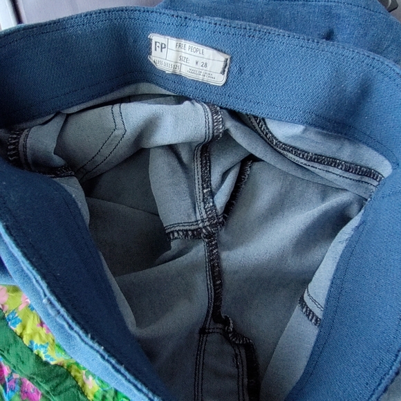 Free People Penny Pull-on Flare Bell Bottom Jeans Denim Stretchy Medium Wash - Picture 8 of 9